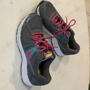 Nike Dart 10 running shoes